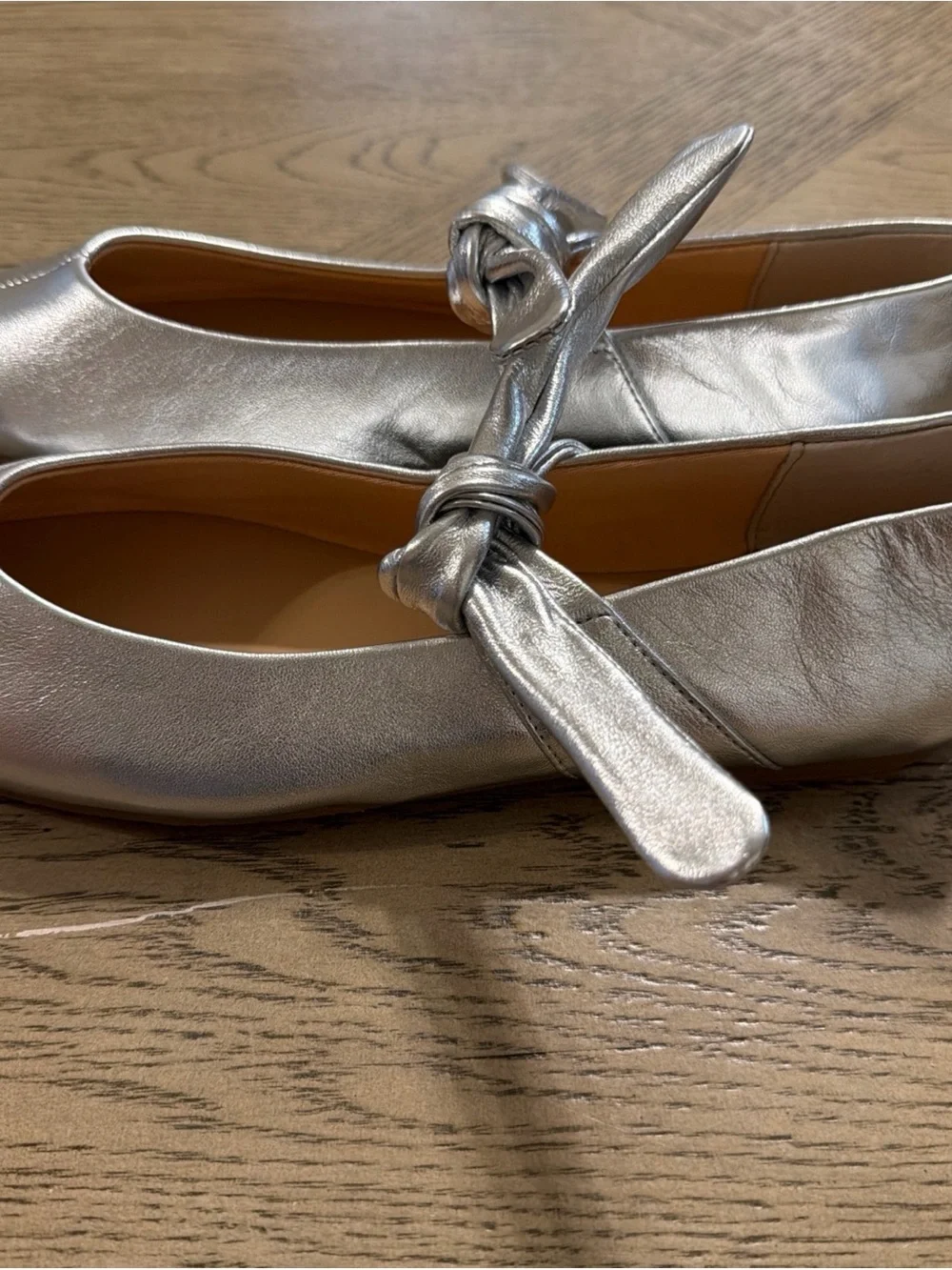 Jewel Badgley Mischka Taylore Round Toe Mary Jane Flats Color Gold Size 7